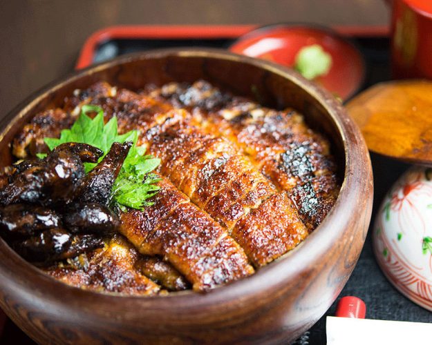 高級魚 青うなぎ を使った一品で4度美味しい ひつまぶし 新橋 ひつまぶし 炭焼 うな富士 有楽町店